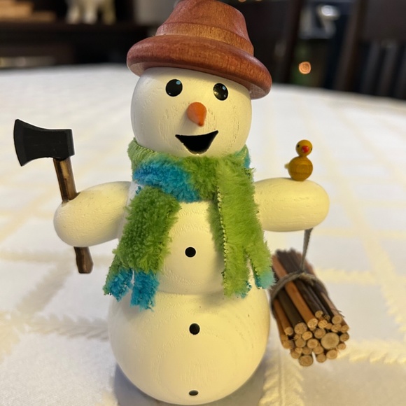 Kuhnert Christmas Snowman Smoker Wood Gatherer - Picture 2 of 9
